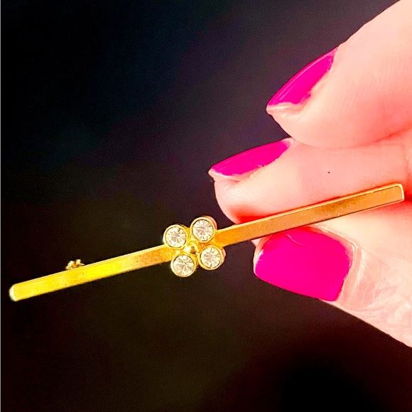 Jewelry - Vintage Avon Gold Tone Bar Brooch